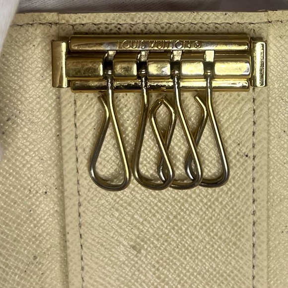 Louis Vuitton Damier Azur Key Holder - Picture 8 of 17